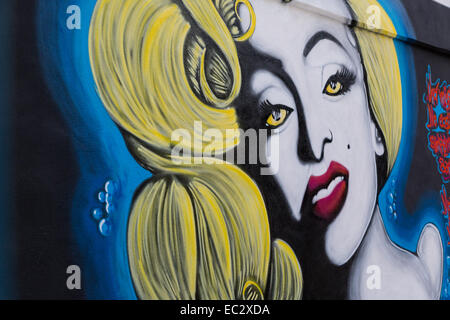 Arte Urbana raffiguranti Marilyn Monroe in stile coloniale spagnolo Santiago de Queretaro, Messico Foto Stock