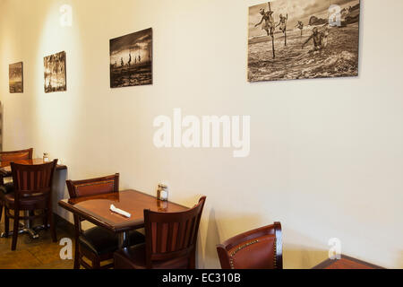 Interno di Nikka Mercato del Pesce e Grill, Goleta, California, Stati Uniti d'America Foto Stock