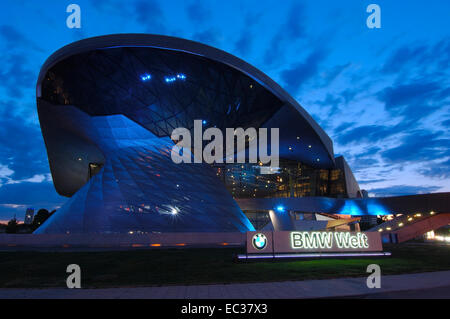 Il BMW Welt, BMW World, Monaco di Baviera Foto Stock