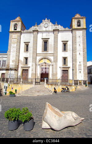 Chiesa di Santo Antão in Praça do Giraldo, Évora, Sito Patrimonio Mondiale dell'UNESCO, Alentejo, Portogallo, Europa Foto Stock