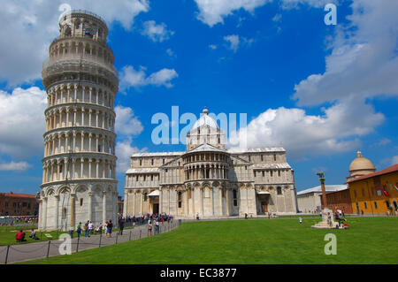 Duomo, Cattedrale, Torre di Pisa, da Piazza del Duomo, Piazza del Duomo, Sito Patrimonio Mondiale dell'UNESCO, il Campo dei Miracoli, Pisa Foto Stock