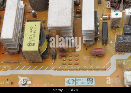 Accumulo di polvere all'interno di apparecchiature elettroniche Foto Stock