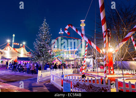 Winter Wonderland di Hyde Park di notte London REGNO UNITO Foto Stock