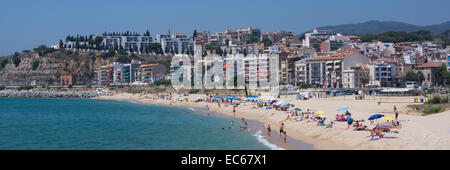 Vista Cityscape Arenys de Mar, Costa del Maresme, Comarca del Maresme, Provincia di Barcellona, Spagna, Europa Foto Stock