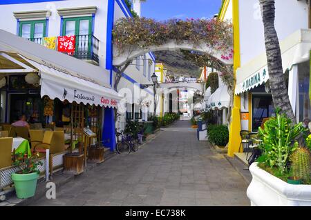 Strada colorato in Puerto de Mogan, Gran Canaria, Spagna. Foto Stock