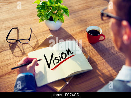 Uomo con una nota e una singola visione di Word Foto Stock