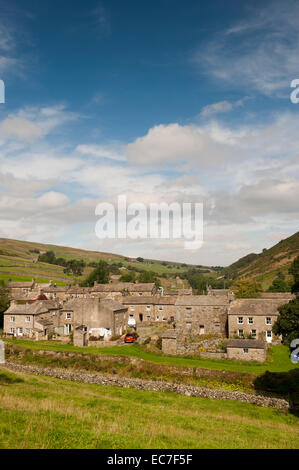 Villaggio di Thwaite alla testa di Swaledale, North Yorkshire, in tarda estate. Foto Stock