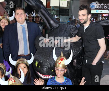 'Come addestrare il vostro drago 2' photocall in Times Square offre: la collina di Giona,Jay Baruchel dove: New York, Stati Uniti quando: 06 Giu 2014 Foto Stock