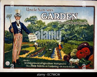 American guerra mondiale I poster di promozione il giardinaggio e incoraggiare i cittadini a mangiare cresciuto in casa cibo per aiutare lo sforzo di guerra. Foto Stock