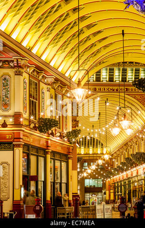 Mercato Leadenhall interno, Londra, Inghilterra Foto Stock