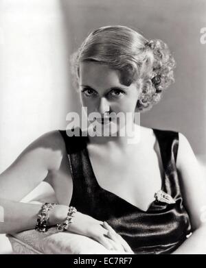 Bette Davis (1908-1989) - noto anche come la First Lady del cinema americano - è stato un film americano, televisione e attrice di teatro. Notevole perché la sua volontà di svolgere sardonica e unsympathetic caratteri ha inaugurato la parità di retribuzione per le donne nel film Foto Stock