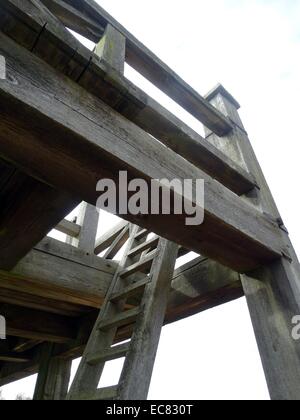 Il Lunt Roman Fort è il sito archeologico di un forte romano, in provincia romana di Britannia. al di fuori di Coventry, Warwickshire; il fort è ora stato completamente scavato e parzialmente ricostruito Foto Stock