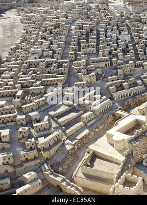 Dettagliata vista strada del modello di Gerusalemme presso il Museo di Israele. Il modello è un 1:50 modello in scala della città di Gerusalemme verso la fine del secondo periodo del Tempio. Il modello è stato progettato da storico israeliano e geografo Michael Avi Yonah basata sugli scritti di Flavius Josephus e altre fonti storiche. Il modello include una replica del tempio erodiano. Foto Stock