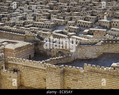 Dettagliata vista strada del modello di Gerusalemme presso il Museo di Israele. Il modello è un 1:50 modello in scala della città di Gerusalemme verso la fine del secondo periodo del Tempio. Il modello è stato progettato da storico israeliano e geografo Michael Avi Yonah basata sugli scritti di Flavius Josephus e altre fonti storiche. Il modello include una replica del tempio erodiano. Foto Stock