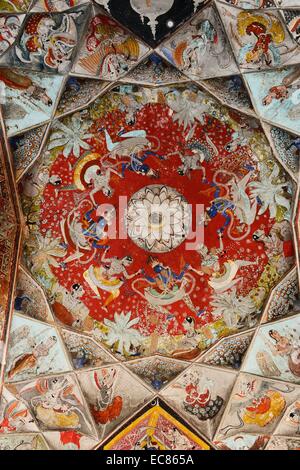 India Rajasthan, Regione di Mewar, villaggio di Bundi, murales di un soffitto a Garh Palace Foto Stock