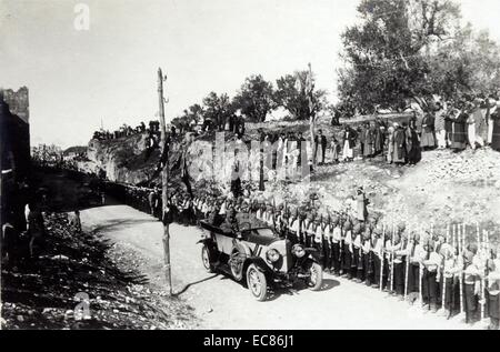 Bagno turco comandante militare recensioni truppe in Palestina 1916 Foto Stock