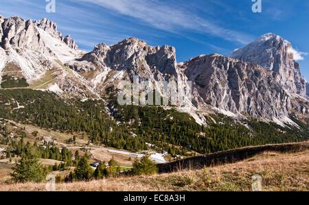 Picchi chiamato Cimma Falzarego, Col de Bos Rozes e il più alto della Tofana di Rozes in Tofane gruppo di montagna nelle Dolomiti vicino a Cortina d Foto Stock