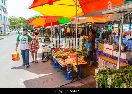 Mercato all'aperto, Miri, Malaysia Foto Stock