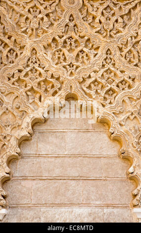 Siviglia, Spagna - 28 ottobre 2014: Il mudéjar in stucco Alcazar di Siviglia. Foto Stock