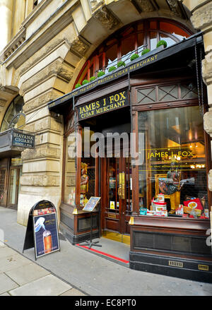Shop esterno del James J Fox sigaro di mercanti in St James, London, SW1 Foto Stock