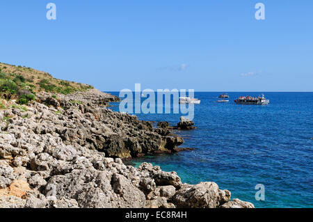 Isolato cove beach nella Riserva Naturale dello Zingaro [ riserva dello Zingaro ] Scopello, Castellammare del Golfo , Sicilia. Foto Stock