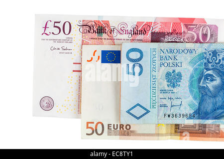 Le banconote di 50 libbre euro e zloty polacco isolato su sfondo bianco con tracciato di ritaglio Foto Stock