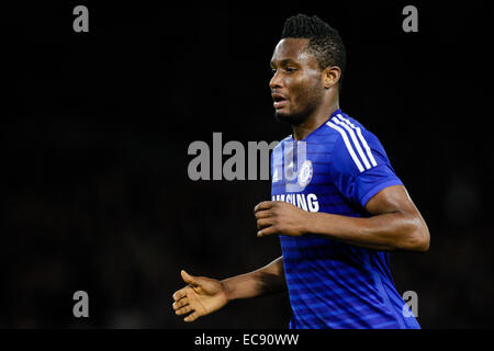 Londra, Regno Unito. Decimo Dec, 2014. Champions League. Chelsea contro Sporting Lisbona. Chelsea John Mikel Obi Credito: Azione Sport Plus/Alamy Live News Foto Stock