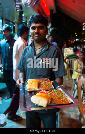 Pav Bhaji è uno di Mumbai la strada più popolare del cibo. Foto Stock