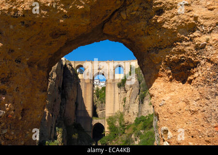 Puente Nuevo, new bridge spanning Tajo Gorge, Ronda, provincia di Malaga, Andalusia, Spagna, Europa Foto Stock