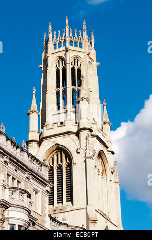 La torre di St Dunstan nella Chiesa occidentale, Fleet Street, Londra. Foto Stock