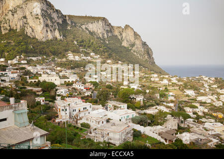 Vew su Capri con il Monte Solaro, Capri, Campania, Italia Foto Stock