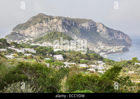 Vew su Capri con il Monte Solaro, Capri, Campania, Italia Foto Stock