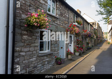 Tranquilla strada laterale in Hay-on-Wye, Powys Foto Stock
