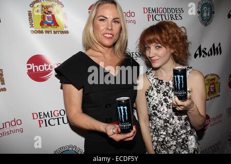 Hollywood, California, USA. Undicesimo Dec, 2014. Ho15731CHW.Tailwaggers Fondazione & cani sani Pet sitting presenta il libro Launch Party per Ã"Christy Oldham è manuale per una felice & cane sano' .Tailwaggers Store, Los Angeles, CA.12/10/2014.CHRISTY OLDHAM E MEGAN DUFFY .©Clinton H. Wallace/Photomundo/ Foto © Clinton Wallace/Globe foto/ZUMA filo/Alamy Live News Foto Stock