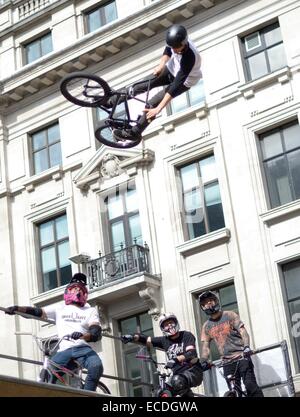 UK BMX vert round della serie 03 come parte del Gumball Rally 3000 su Regent Street dove: Londra, Regno Unito quando: 08 Giu 2014 Foto Stock