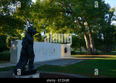 Il California vigili del fuoco Memorial presso lo State Capitol Park, Sacramento CA Foto Stock