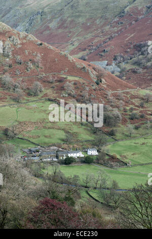 Troutbeck Park Farm costruzione di sedersi all'estremità meridionale della linguetta a Troutbeck vicino a Windermere nel Lake District inglese. Foto Stock