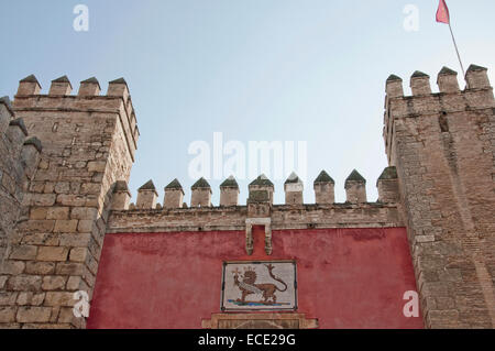 Vista del Cancello dei Leoni a palazzo di Alcazar, Sevilla, Andalusia, Spagna Foto Stock