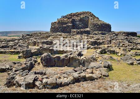 Insediamento preistorico, Su Nuraxi, Sito Patrimonio Mondiale dell'Unesco, a Barumini, Provincia del Medio Campidano, Sardegna, Italia Foto Stock