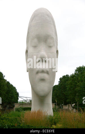 Jaume da Plensa a Millenium Park statua Chicago STATI UNITI D'AMERICA Amerika Stadt Statuen weiss Kopf Gesicht Gesichtsausdruck Perspektive Stein Stein Foto Stock