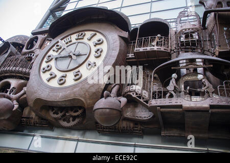 Miyazaki Steam-Punk orologio All Nippon TV Shiodome, Tokyo, Giappone. Foto Stock