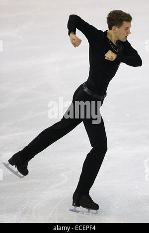 Barcellona, Spagna. 12 dic 2014. Maxim Kovtun da Rusia performance alla concorrenza degli uomini breve programma presso l'ISU Grand Prix di Pattinaggio di Figura Final & Junior Grand Prix finale di Barcellona, Spagna, il 12 dicembre, 2014. Credito: Pau Barrena/ZUMA filo/Alamy Live News Foto Stock