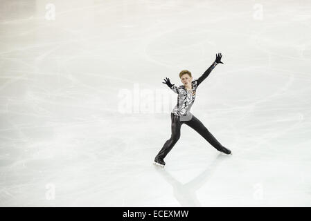 Barcellona, Spagna. 12 dic 2014. ALEXANDER PETROV (RUS) esegue in uomini JUNIOR - programma gratuito durante il ISU Grand Prix di Pattinaggio di Figura finale di Barcellona Credito: Matthias Oesterle/ZUMA filo/ZUMAPRESS.com/Alamy Live News Foto Stock