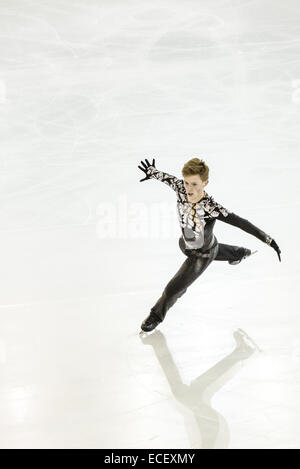 Barcellona, Spagna. 12 dic 2014. ALEXANDER PETROV (RUS) esegue in uomini JUNIOR - programma gratuito durante il ISU Grand Prix di Pattinaggio di Figura finale di Barcellona Credito: Matthias Oesterle/ZUMA filo/ZUMAPRESS.com/Alamy Live News Foto Stock