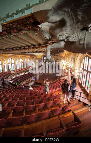 Pegaso cavallo alato scultura e auditorium nel Palazzo della Musica Catalana (Palau de la Musica Catalana), Barcellona, Catalonia, Sp Foto Stock