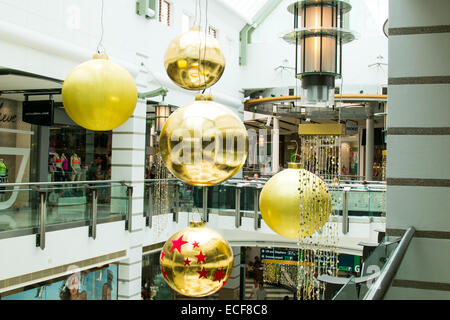 Gigante decorazioni di Natale warringah mall shopping centre nel nord di Sydney, Nuovo Galles del Sud, Australia Foto Stock