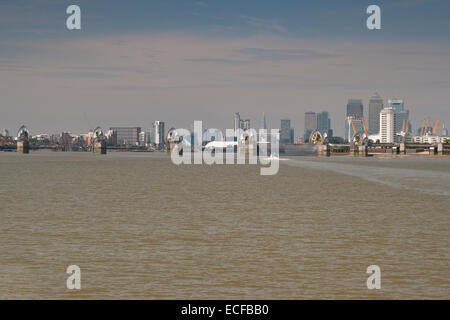 La Thames Barrier dal Tamigi London REGNO UNITO Foto Stock