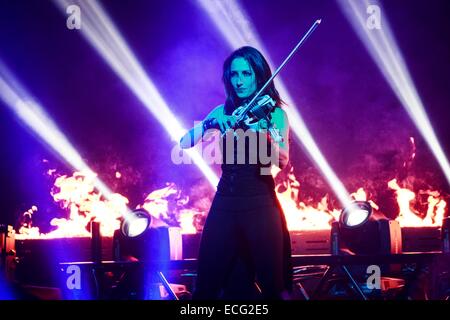 Tampa, Florida, Stati Uniti d'America. Xiii Dec, 2014. "Trans Siberian Orchestra' esegue a Amalie Arena. © Brad Moore/ZUMA filo/ZUMAPRESS.com/Alamy Live News Foto Stock