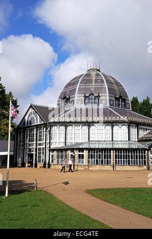 La sala ottagonale in Pavilion Gardens, Buxton, Derbyshire, Inghilterra, Regno Unito, Europa occidentale. Foto Stock