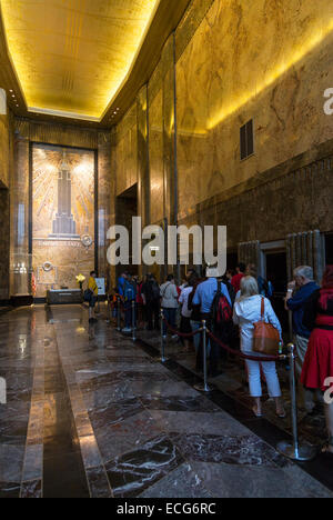 La lobby della Quinta Avenue entrata dell'Empire State Building, New York. Foto Stock